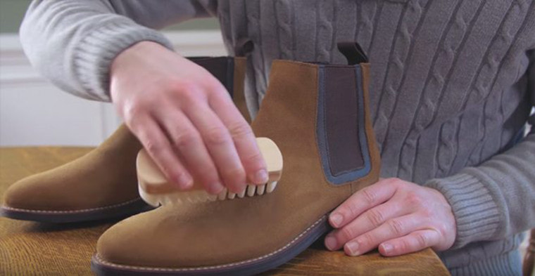 Как ухаживать за обувью из замши в любое время года - чистка замшевую обувь от грязи